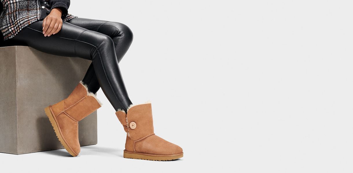Уггі жіночі UGG Short Bailey Button Classic 2 Chestnut