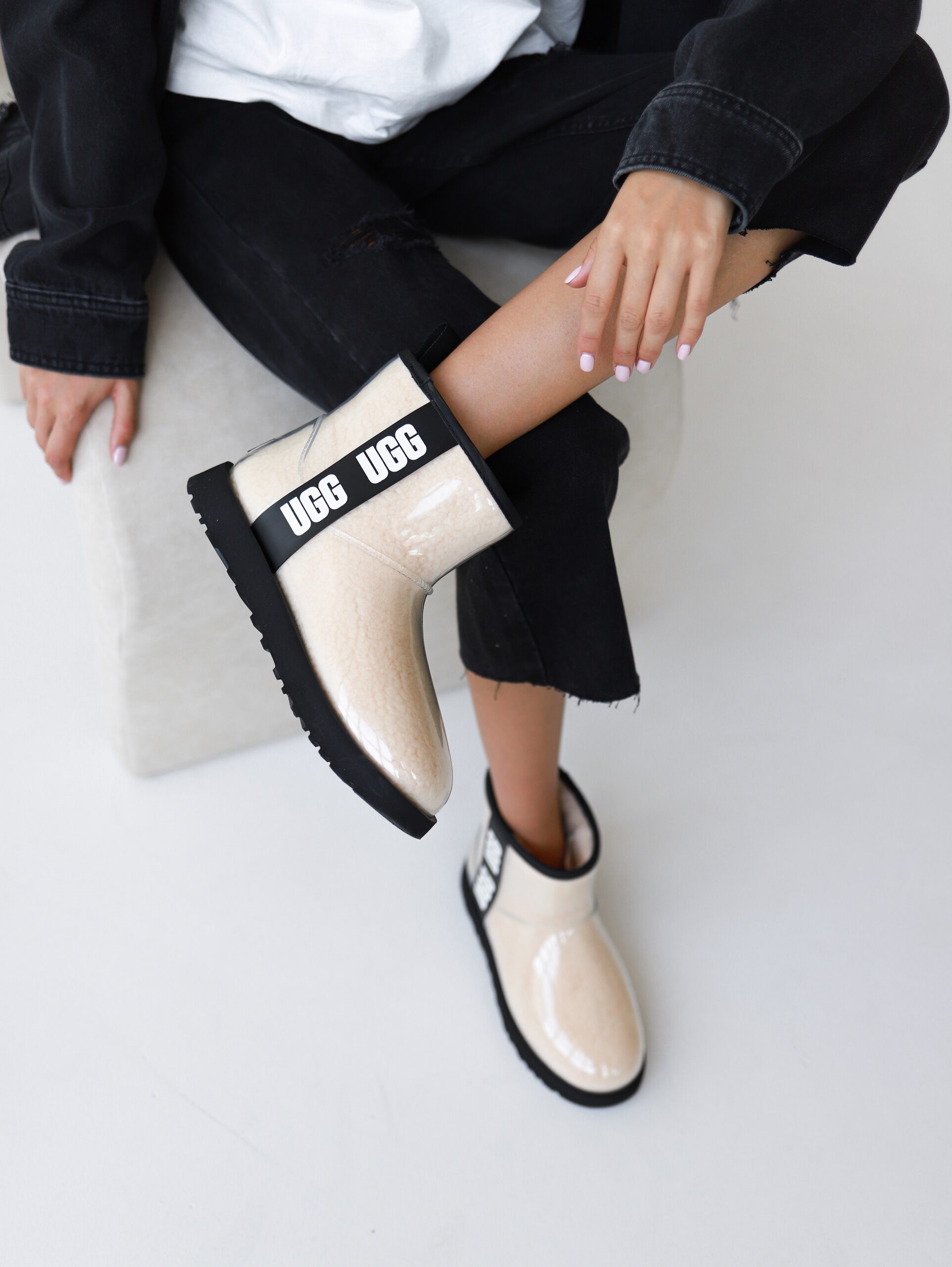 Уггі жіночі UGG Міні Classic Clear Mini Natural/Black