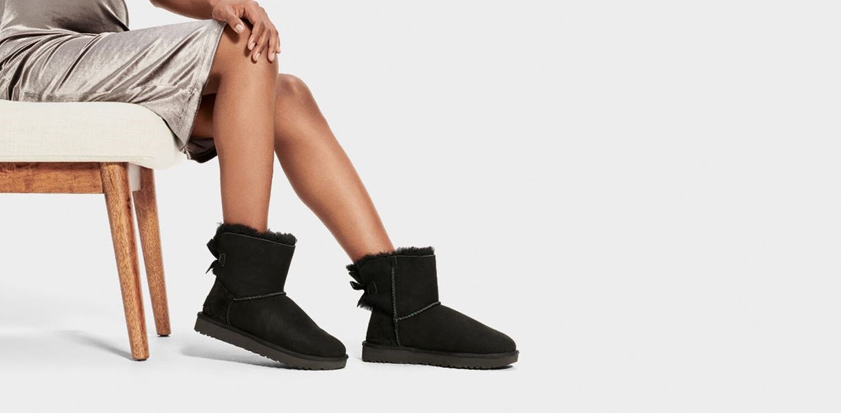 Уггі жіночі UGG Classic 2 Mini Bailey Bow Чорні